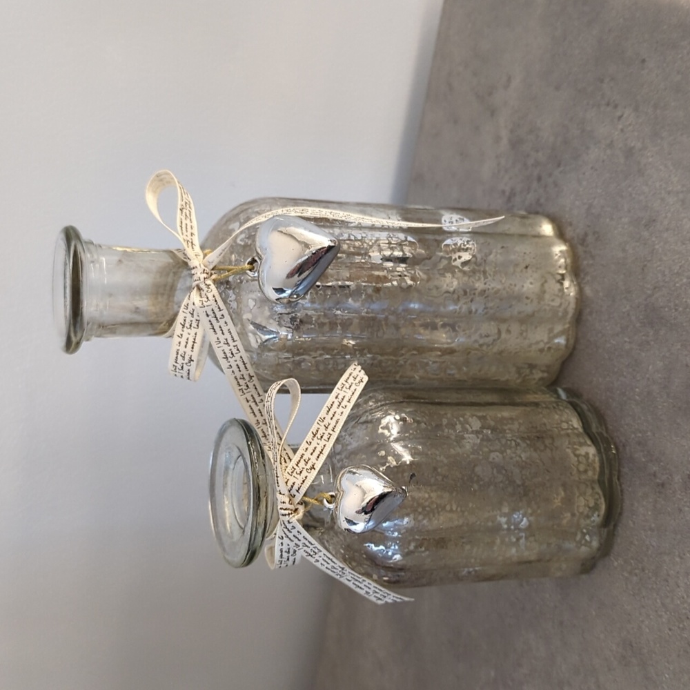 Set of 2 glass bottles